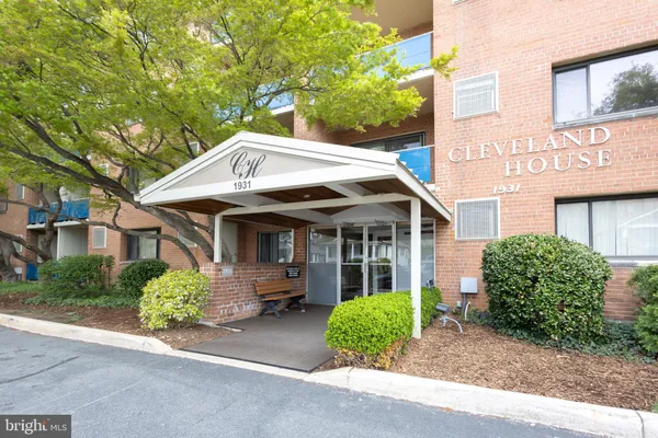 $1,900 | 1931 North Cleveland Street, Unit 602, Arlington, VA 22201