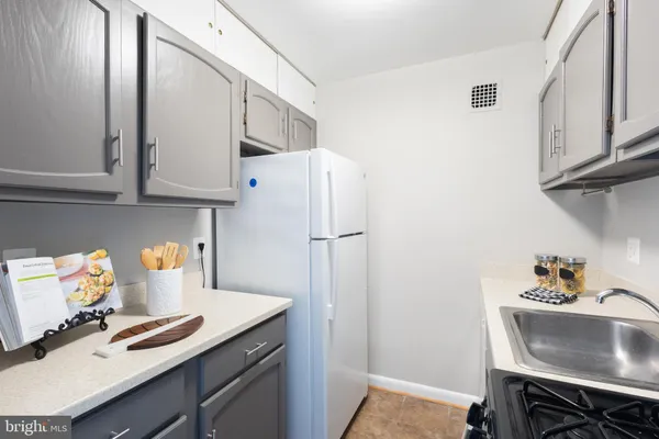 $1,900 | 1931 North Cleveland Street, Unit 602, Arlington, VA 22201