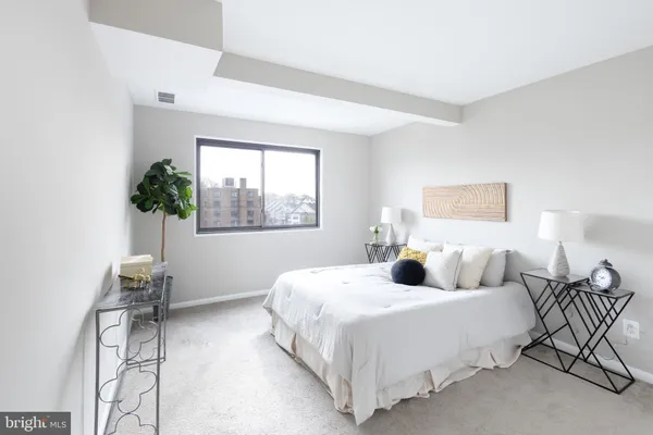 $1,900 | 1931 North Cleveland Street, Unit 602, Arlington, VA 22201