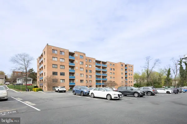 $1,900 | 1931 North Cleveland Street, Unit 602, Arlington, VA 22201