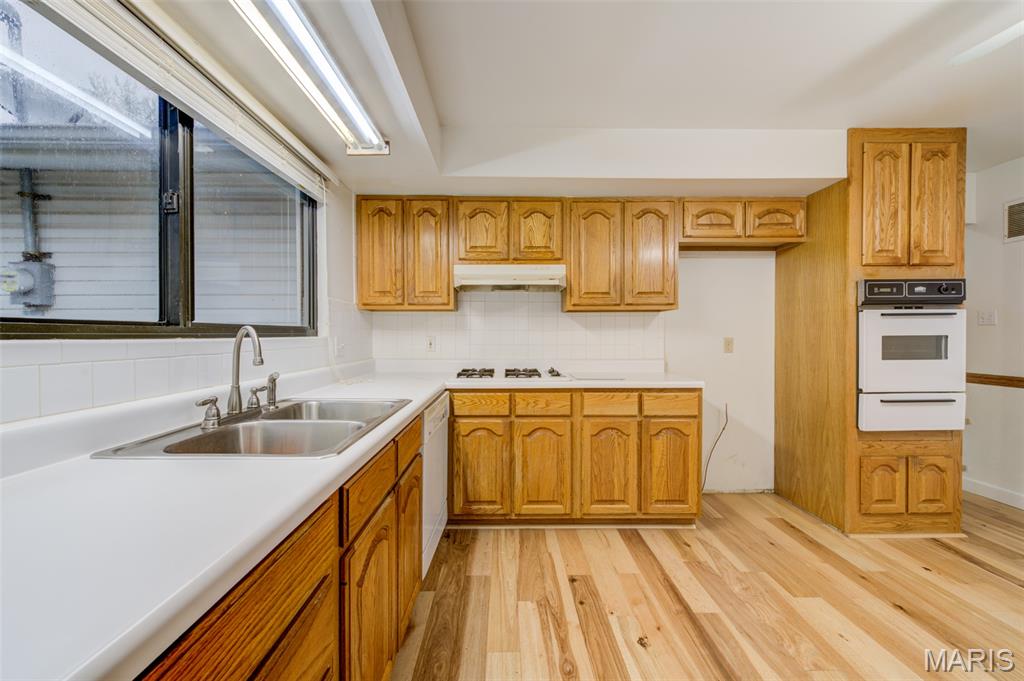 12071 Ameling Road Maryland Heights, MO 63043 - Photo 11 of 32