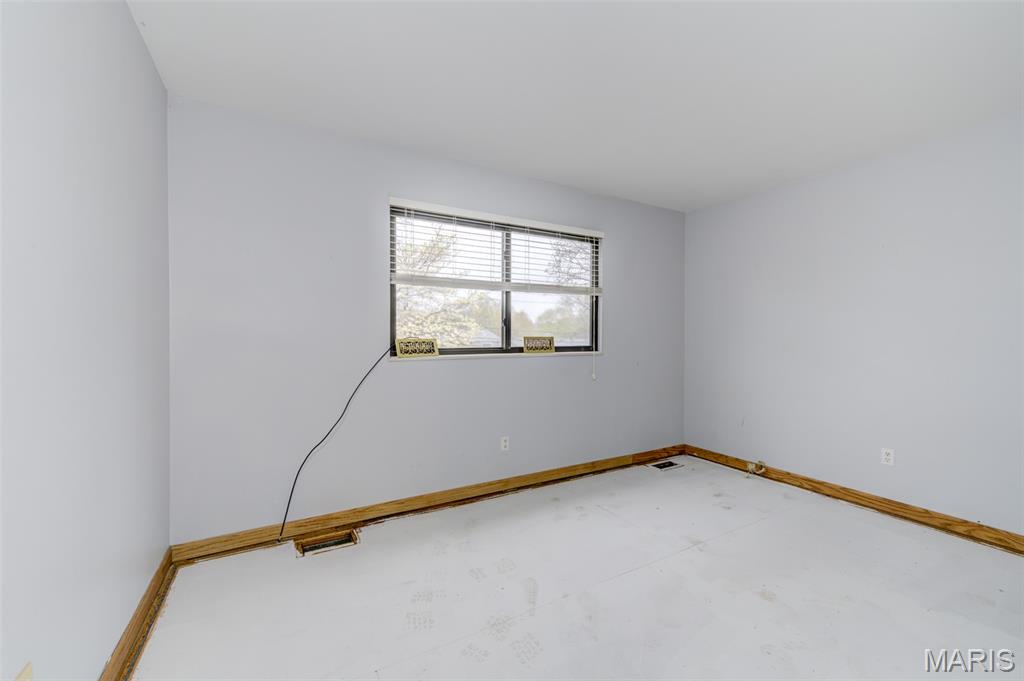 12071 Ameling Road Maryland Heights, MO 63043 - Photo 21 of 32