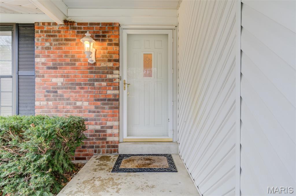 12071 Ameling Road Maryland Heights, MO 63043 - Photo 4 of 32