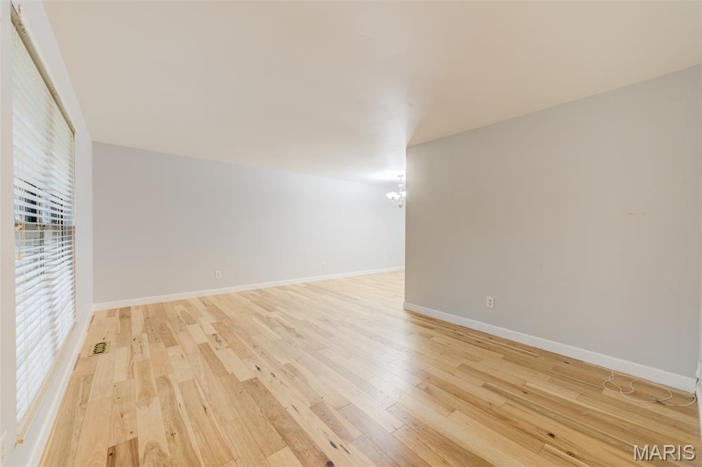 12071 Ameling Road Maryland Heights, MO 63043 - Photo 5 of 32