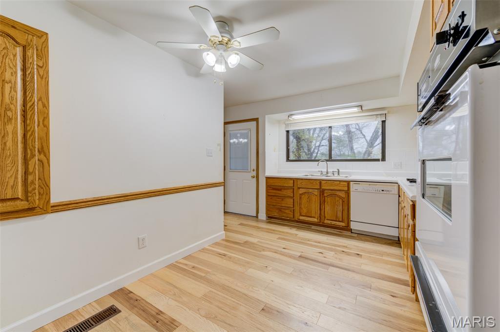 12071 Ameling Road Maryland Heights, MO 63043 - Photo 9 of 32