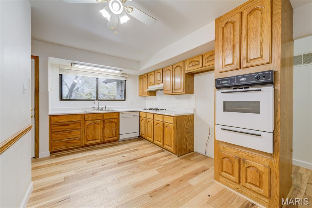 12071 Ameling Road Maryland Heights, MO 63043 - Photo 10 of 32