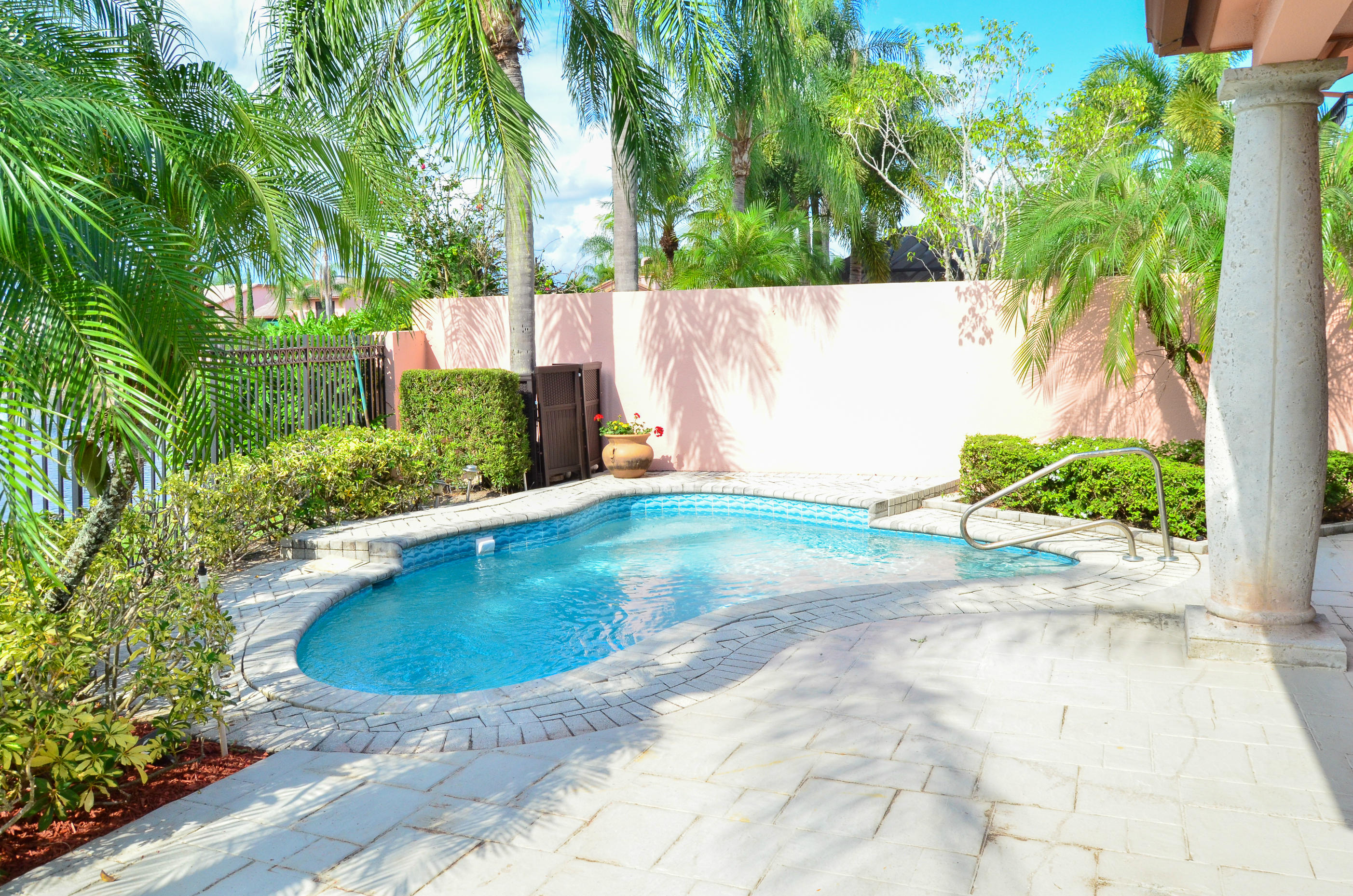 6441 Via Rosa Boca Raton, FL 33433 - Photo 18 of 27 D9VGKH_still_pool2
