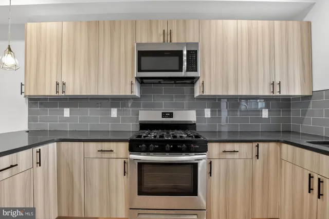 $2,645 | 431 West Norris Street, Philadelphia, PA 19122