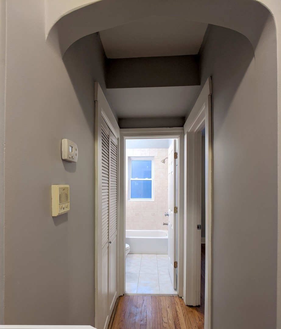 5027 North Harding Avenue, Unit 2W Chicago, IL 60625 - Photo 13 of 20 a view of an entryway