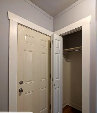 $1,825 | 5027 North Harding Avenue, Unit 2W, Chicago, IL 60625