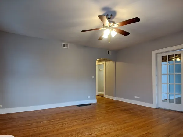 $1,825 | 5027 North Harding Avenue, Unit 2W, Chicago, IL 60625