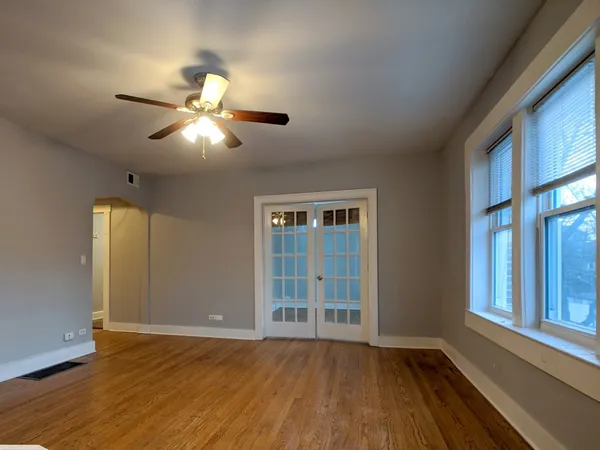 $1,825 | 5027 North Harding Avenue, Unit 2W, Chicago, IL 60625