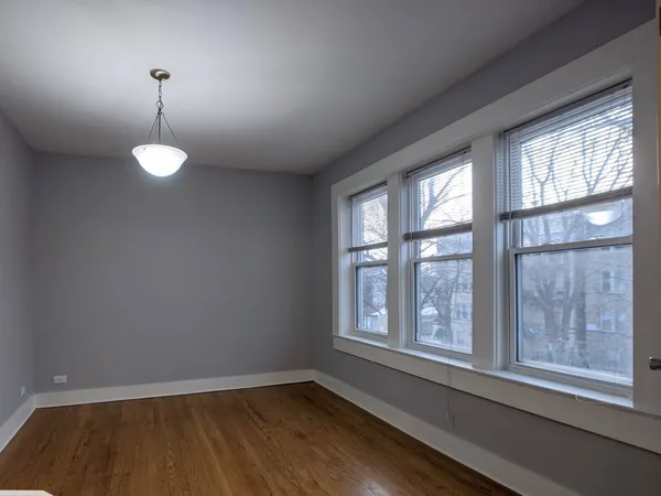 $1,825 | 5027 North Harding Avenue, Unit 2W, Chicago, IL 60625