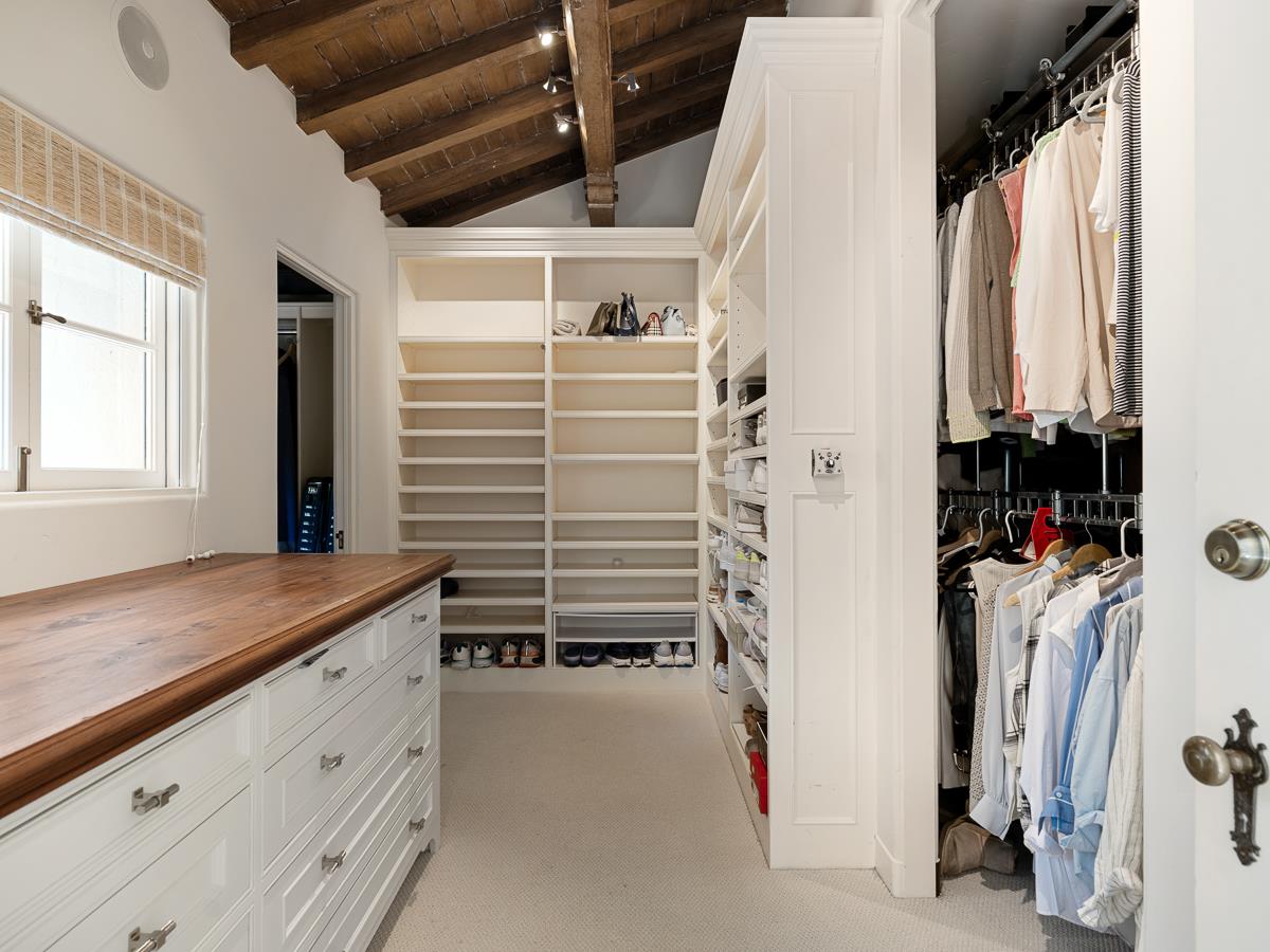 862 Chiltern Road Hillsborough, CA 94010 - Photo 28 of 58 Gallery Image 28