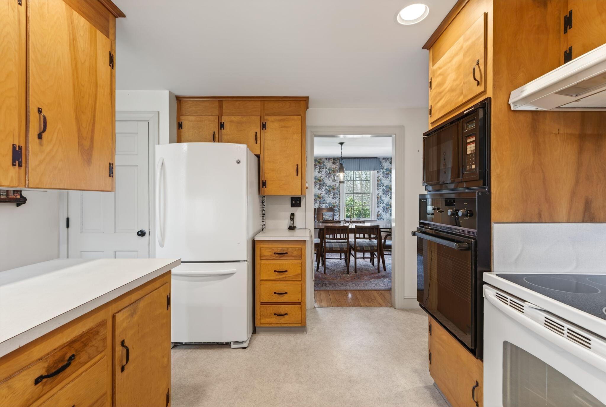 16 Mast Road Falmouth, ME 04105 - Photo 9 of 39 16 Mast Road