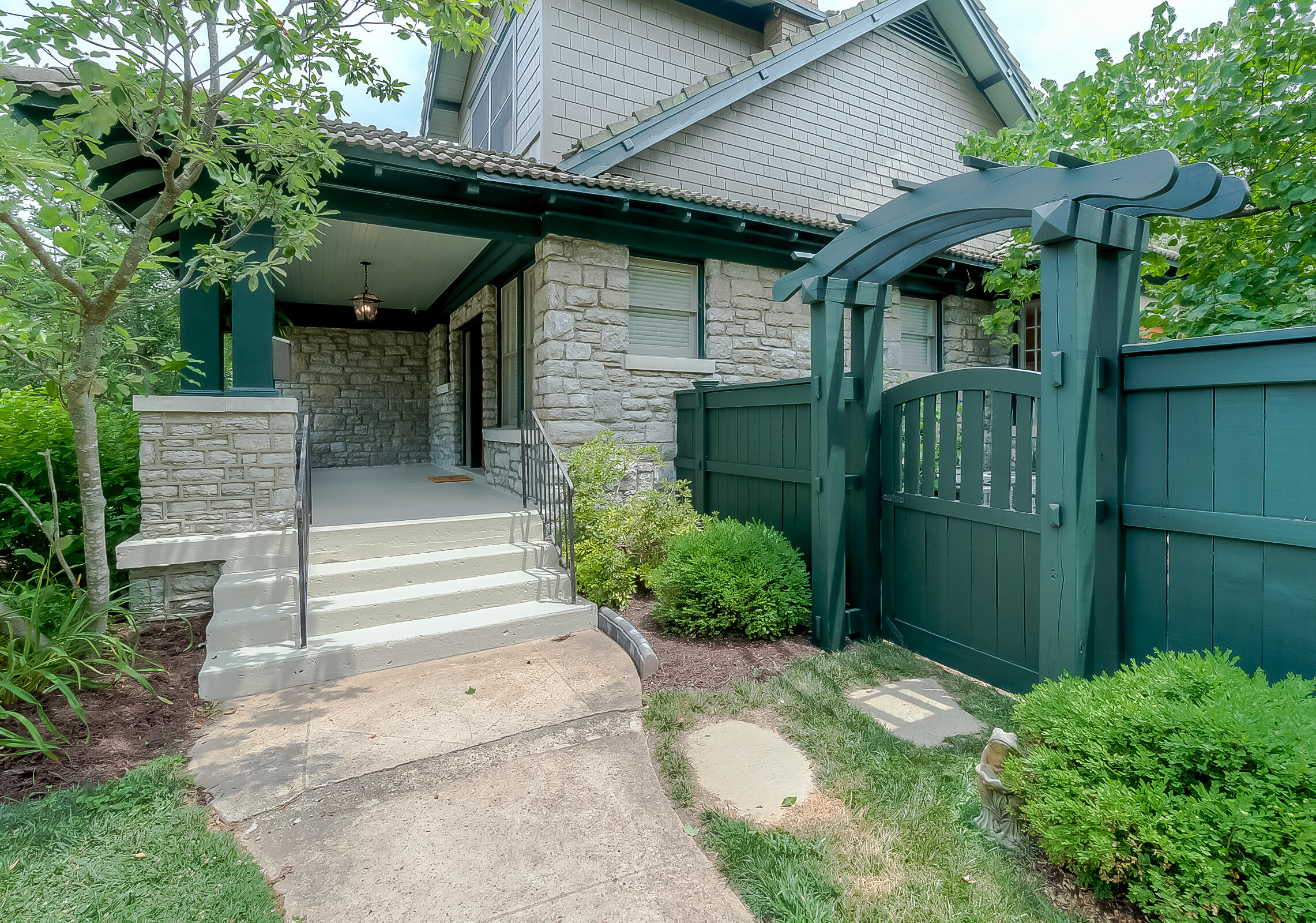 436 Dudley Road Lexington, KY 40502 - Photo 3 of 44 04-1-4