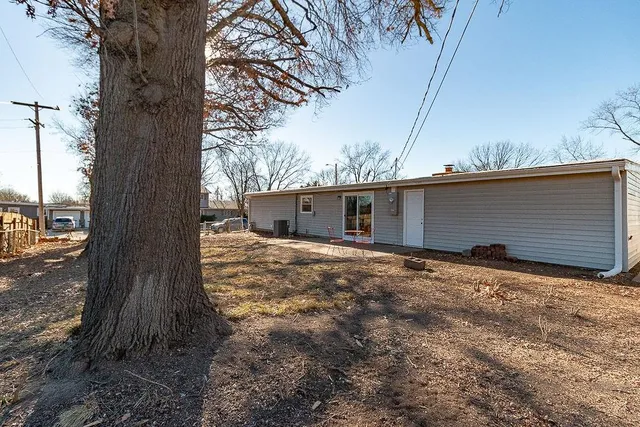 $260,000 | 2566 Ridge Court, Lawrence, KS 66046