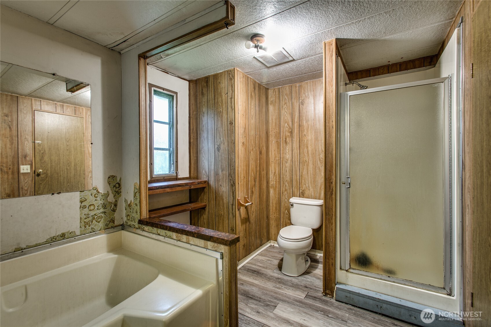 3496 Birch Bay Lynden Road Custer, WA 98240 - Photo 20 of 24 a bathroom with a tub a toilet and a shower