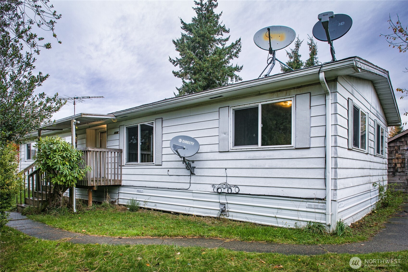 3496 Birch Bay Lynden Road Custer, WA 98240 - Photo 7 of 24 a front view of house with yard