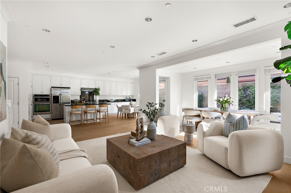 75 Lupari Irvine, CA 92618 - Photo 4 of 41