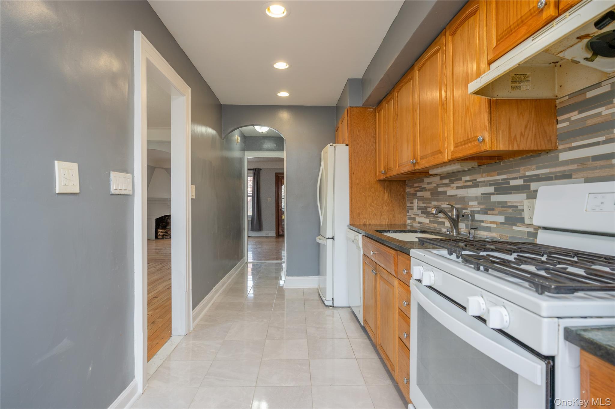 179-65 Selover Road Queens, NY 11434 - Photo 13 of 33 Galley kitchen 9'5" x 14'11"