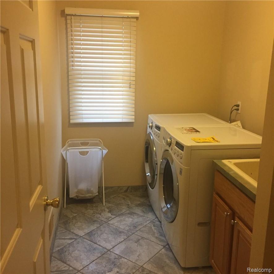 2012 Baron Rochester, MI 48307 - Photo 21 of 26 Laundry Room