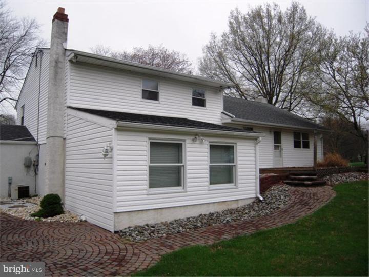 923 Williamson Road Horsham, PA 19044 - Photo 2 of 21 Exterior Back
