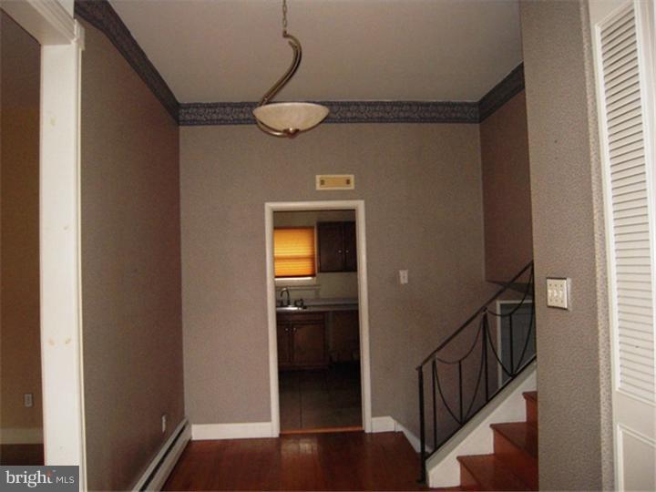 923 Williamson Road Horsham, PA 19044 - Photo 11 of 21 Foyer