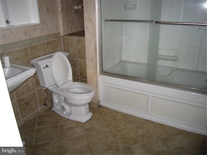 923 Williamson Road Horsham, PA 19044 - Photo 17 of 21 Bathroom