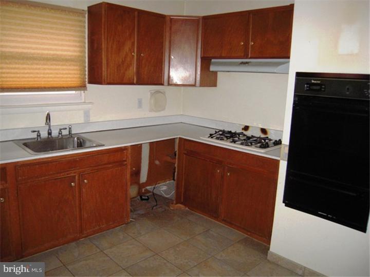 923 Williamson Road Horsham, PA 19044 - Photo 7 of 21 Kitchen
