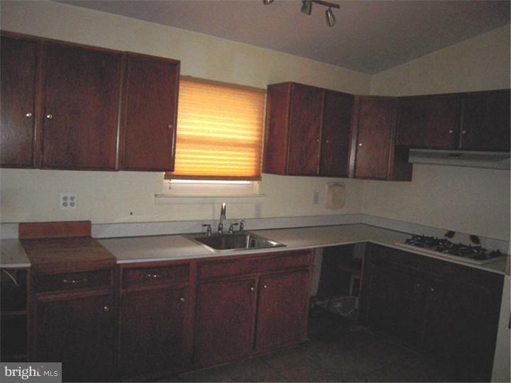 923 Williamson Road Horsham, PA 19044 - Photo 8 of 21 Kitchen