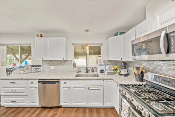 $359,900 | 850 Eleanor Avenue, Sacramento, CA 95815