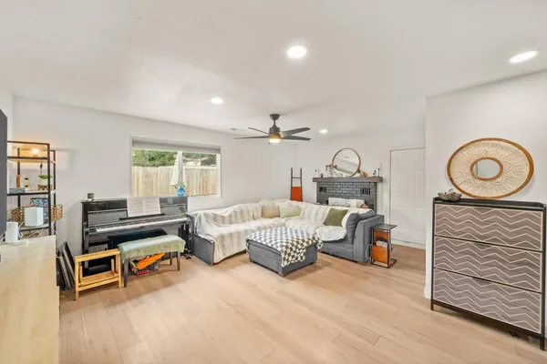 $359,900 | 850 Eleanor Avenue, Sacramento, CA 95815
