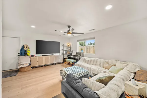 $359,900 | 850 Eleanor Avenue, Sacramento, CA 95815