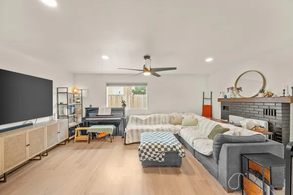 $359,900 | 850 Eleanor Avenue, Sacramento, CA 95815