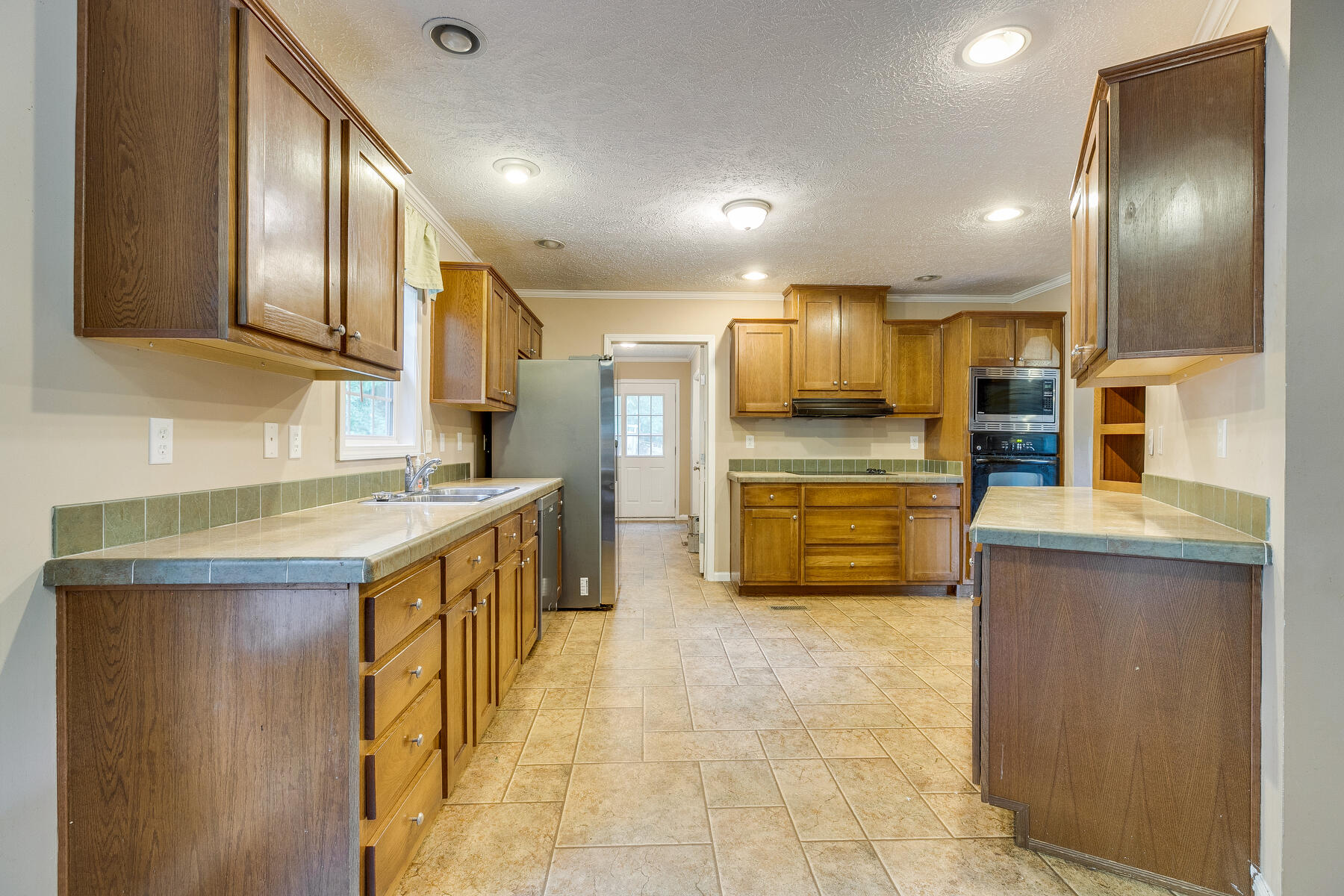 944 Chadwell Road Kingsport, TN 37660 - Photo 12 of 36 015