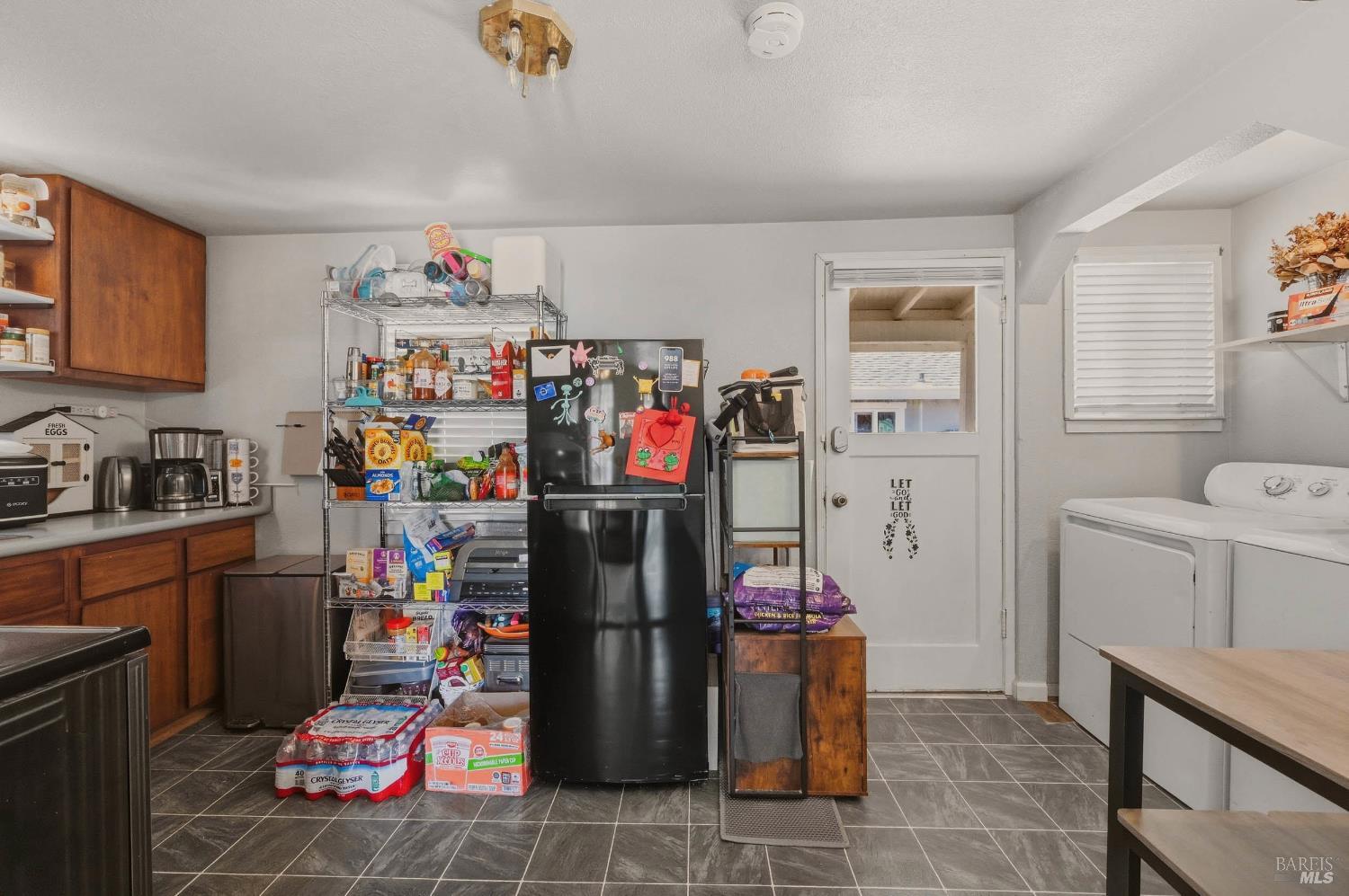 52 Mallard Court Napa, CA 94559 - Photo 7 of 55 Kitchen and Laundry