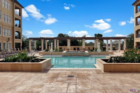 $335,000 | 998 Stanford Avenue, Unit 402, Baton Rouge, LA 70808