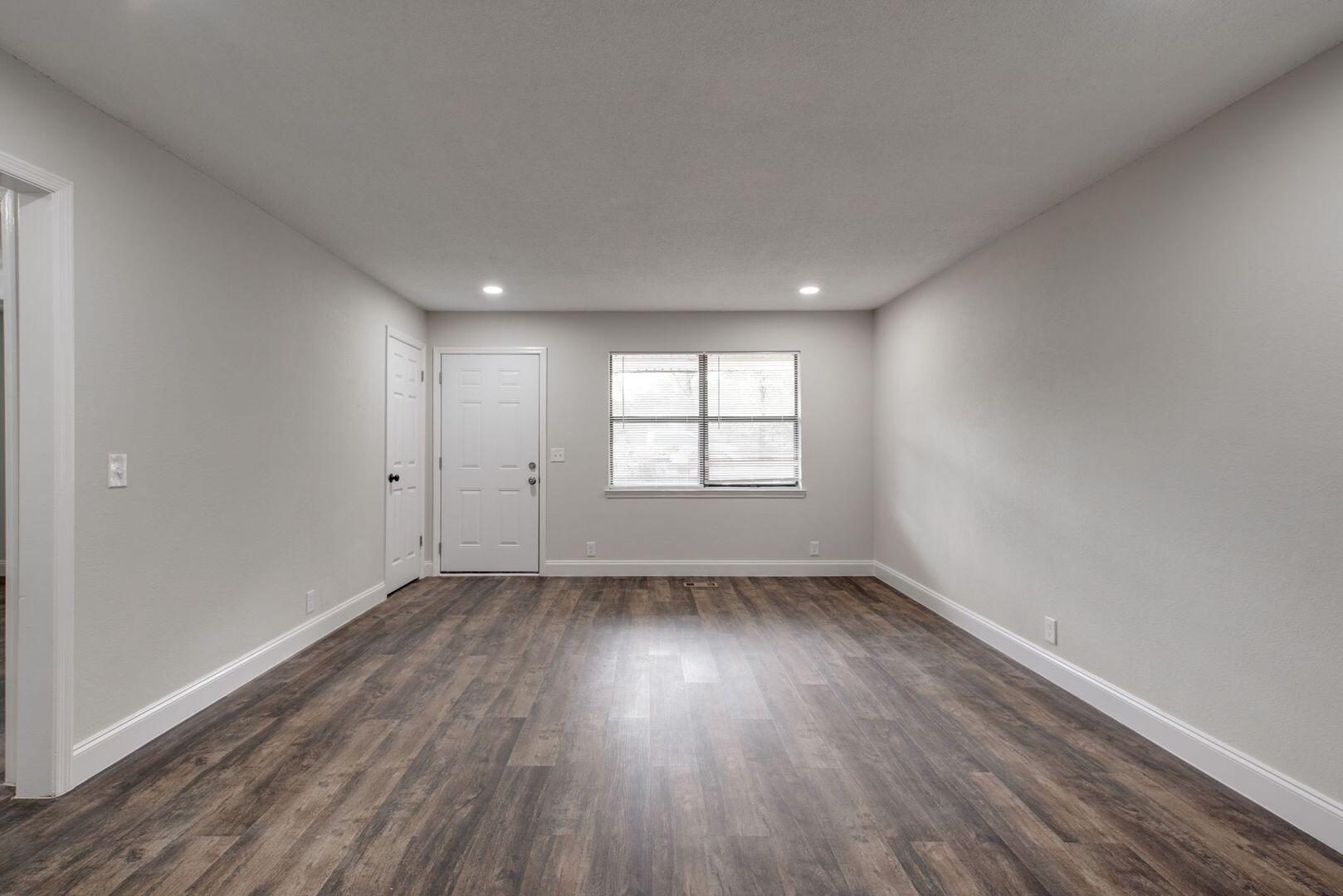 718 Salem Road, Unit A & B Rossville, GA 30741 - Photo 8 of 14 45712788_large