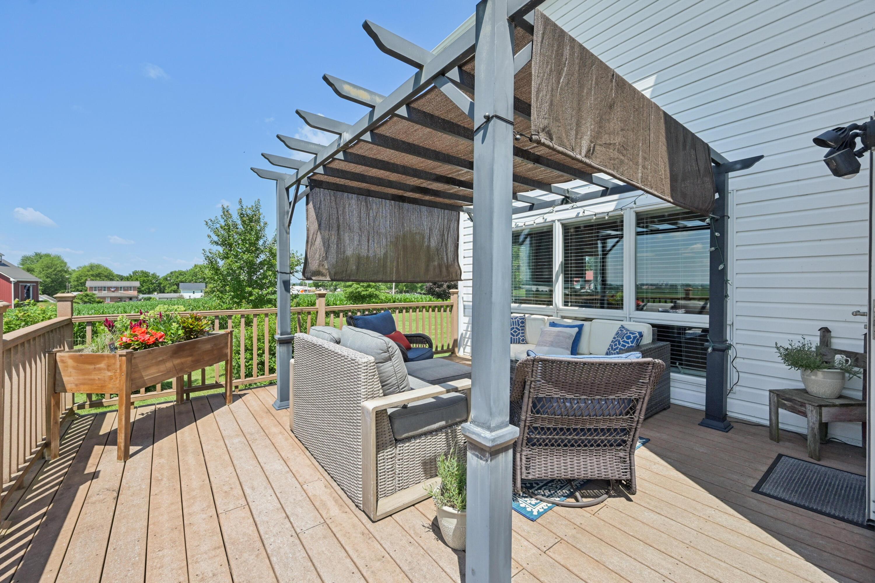 564 National Road Southeast Hebron, OH 43025 - Photo 73 of 106 Deck/Pergola