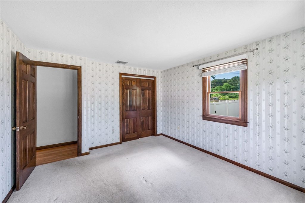 169 Country Road Agawam, MA 01001 - Photo 27 of 41