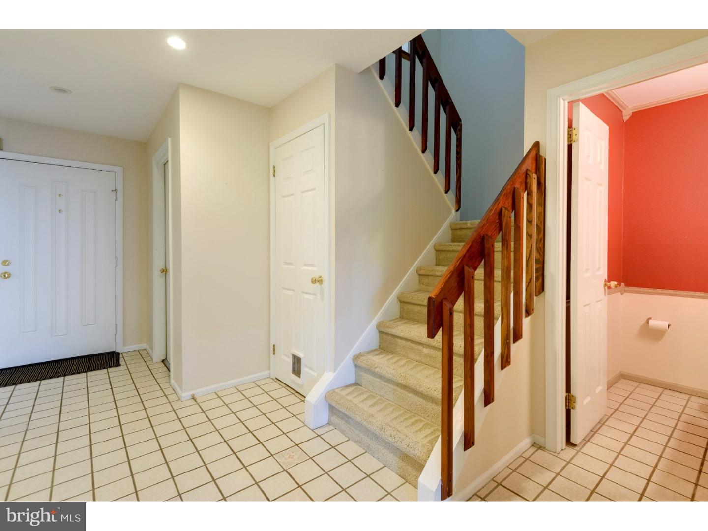 203 Elgin Court Chesterbrook, PA 19087 - Photo 2 of 25 Gallery Image 2