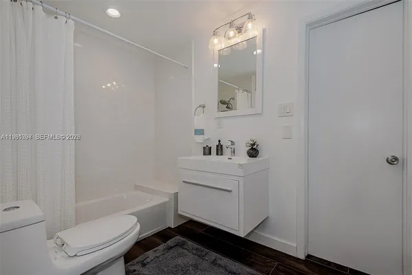 $3,349,999 | 2111 Alhambra Circle, Coral Gables, FL 33134