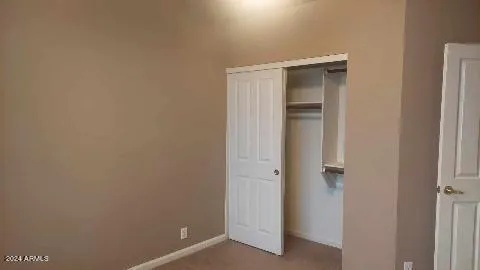 a view of empty room with window