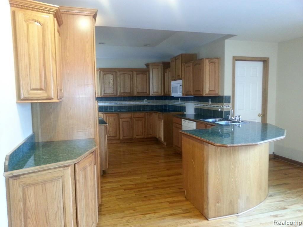 4050 Parker Road Fort Gratiot, MI 48059 - Photo 3 of 47 20150413_102102.jpg