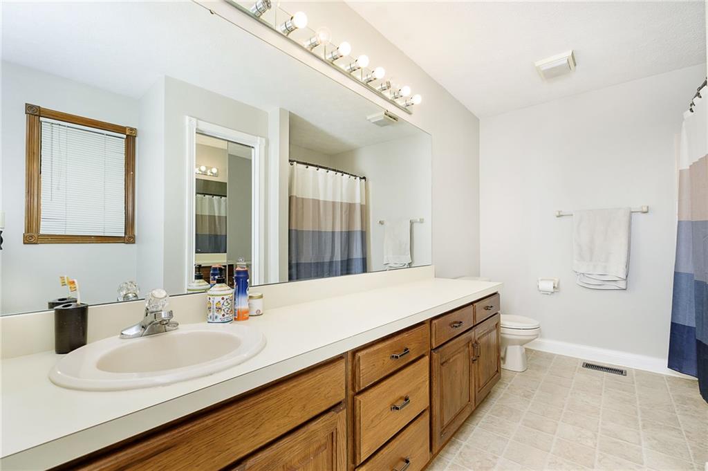4426 Moss Ridge Lane Indianapolis, IN 46237 - Photo 18 of 39 Gallery Image 18