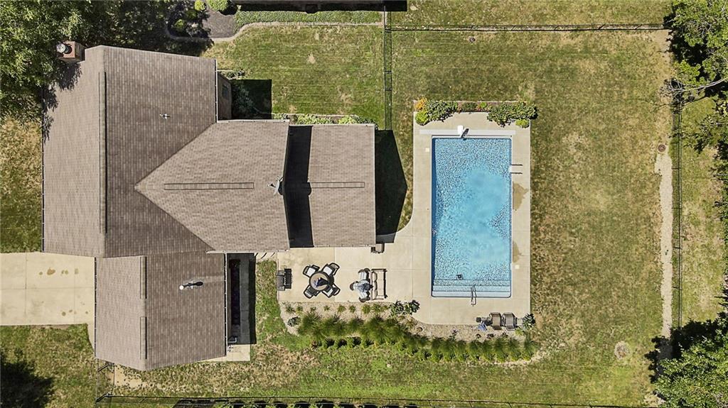 4426 Moss Ridge Lane Indianapolis, IN 46237 - Photo 34 of 39 Gallery Image 34