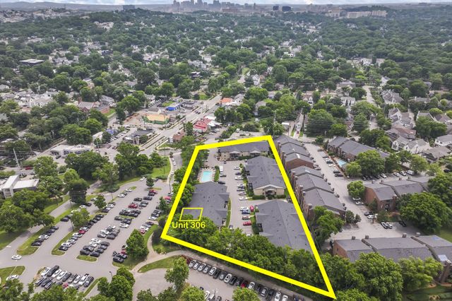 $335,000 | 4425 Westlawn Drive, Unit C306, Nashville, TN 37209