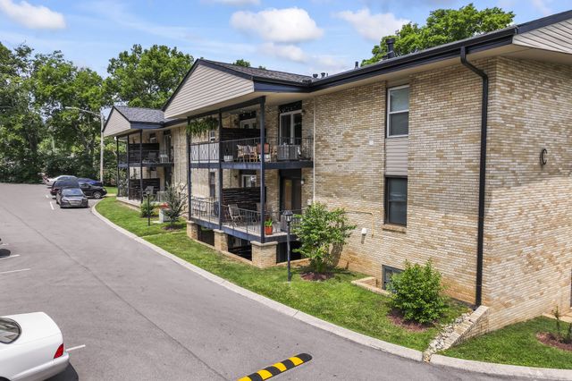 $335,000 | 4425 Westlawn Drive, Unit C306, Nashville, TN 37209