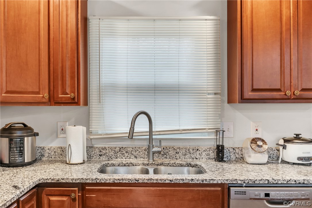 4211 Bridgewood Road Midlothian, VA 23112 - Photo 11 of 27 a kitchen with granite countertop a sink and cabinets
